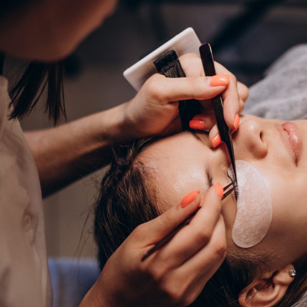 Eye lashes keratin procedure in a salon